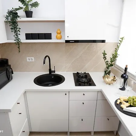 Stylish Near Center בוקרשט