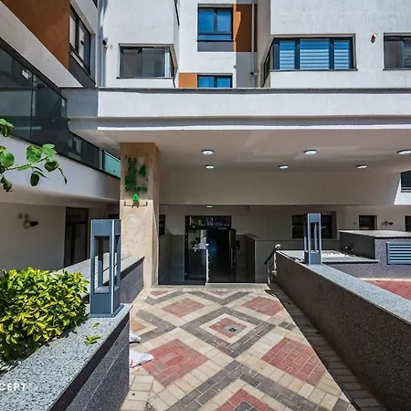 Stylish Near Center Apartment