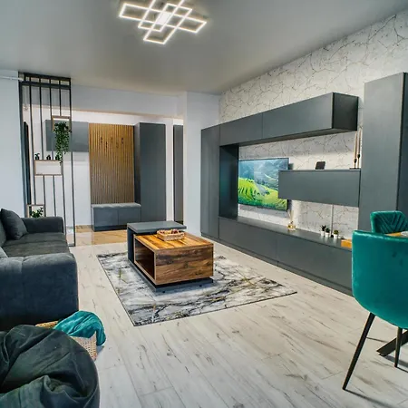 Stylish Hideaway Near Center Apartment