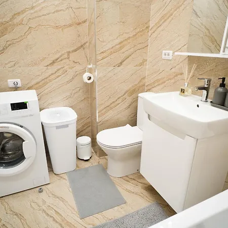 Stylish Hideaway Near Center Apartment Bucharest