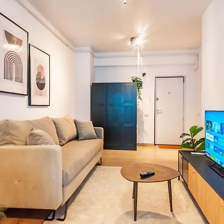 Apartment Stylish Near Center Bucharest