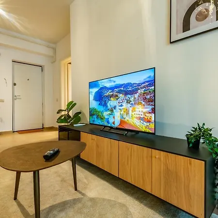 Stylish Near Center Apartment