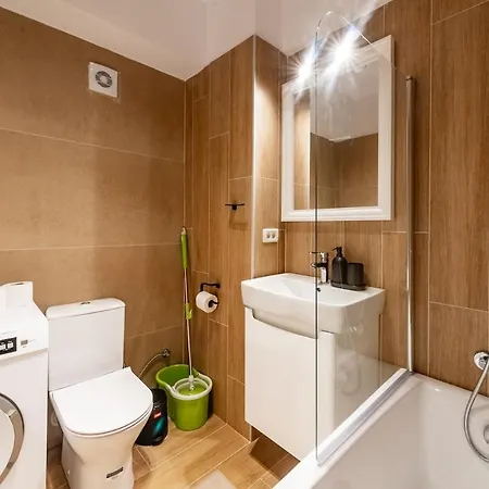 Stylish Near Center Apartment Bucharest