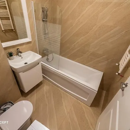 Stylish Near Center *