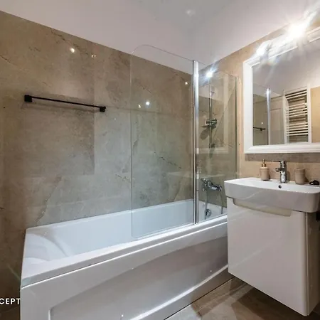 Stylish Near Center Apartment Bucharest