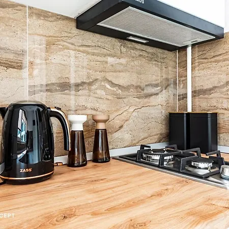 Stylish Near Center *