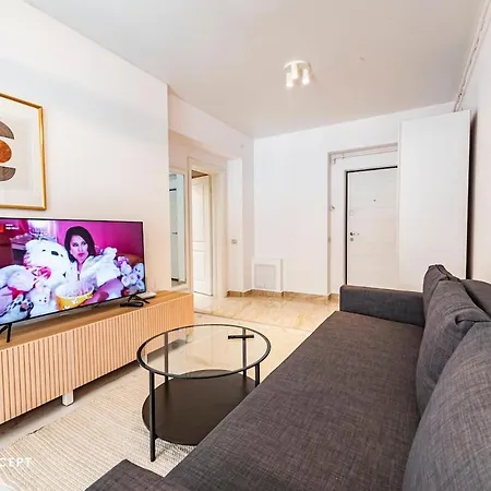 Stylish Near Center *