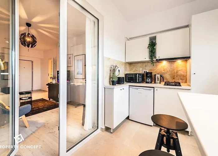 Stylish Near Center בוקרשט