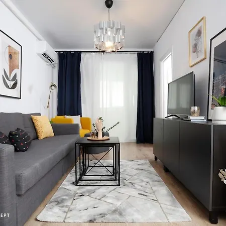 Stylish Near Center Apartament *