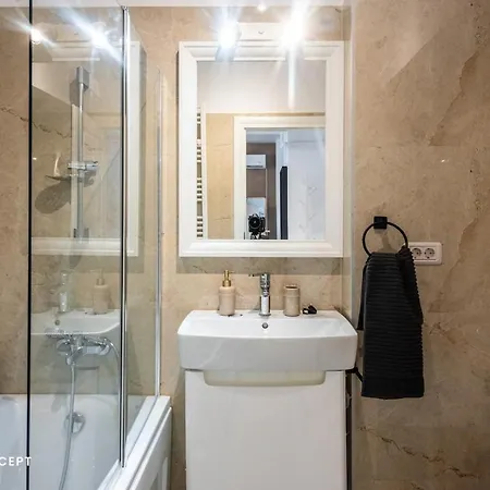 Apartament Stylish Near Center