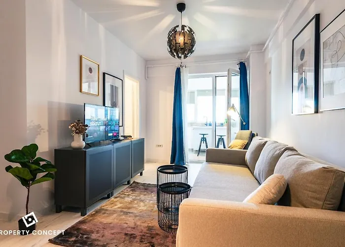 Stylish Near Center *