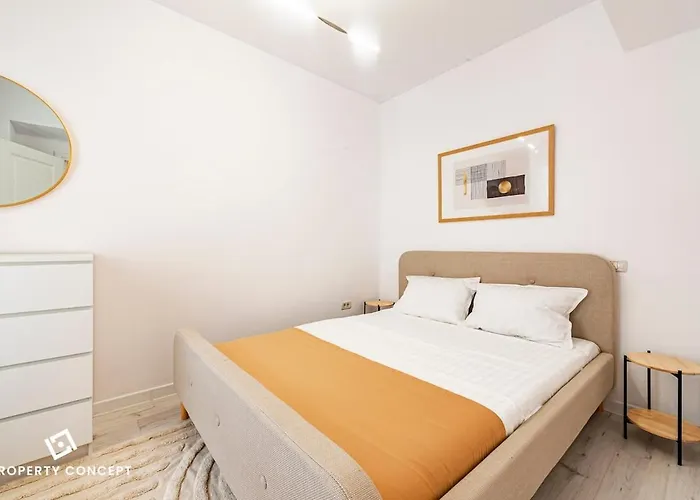 Stylish Near Center شقة