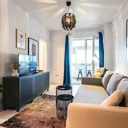 Stylish Near Center *